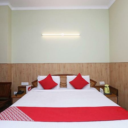 Oyo 22075 Hotel Bali Palace Катра Екстериор снимка