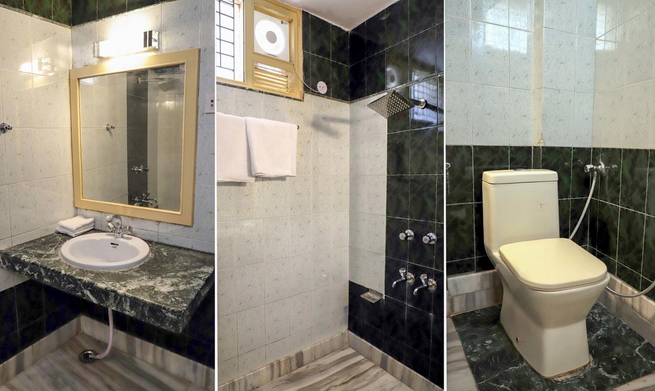Oyo 22075 Hotel Bali Palace Катра Екстериор снимка