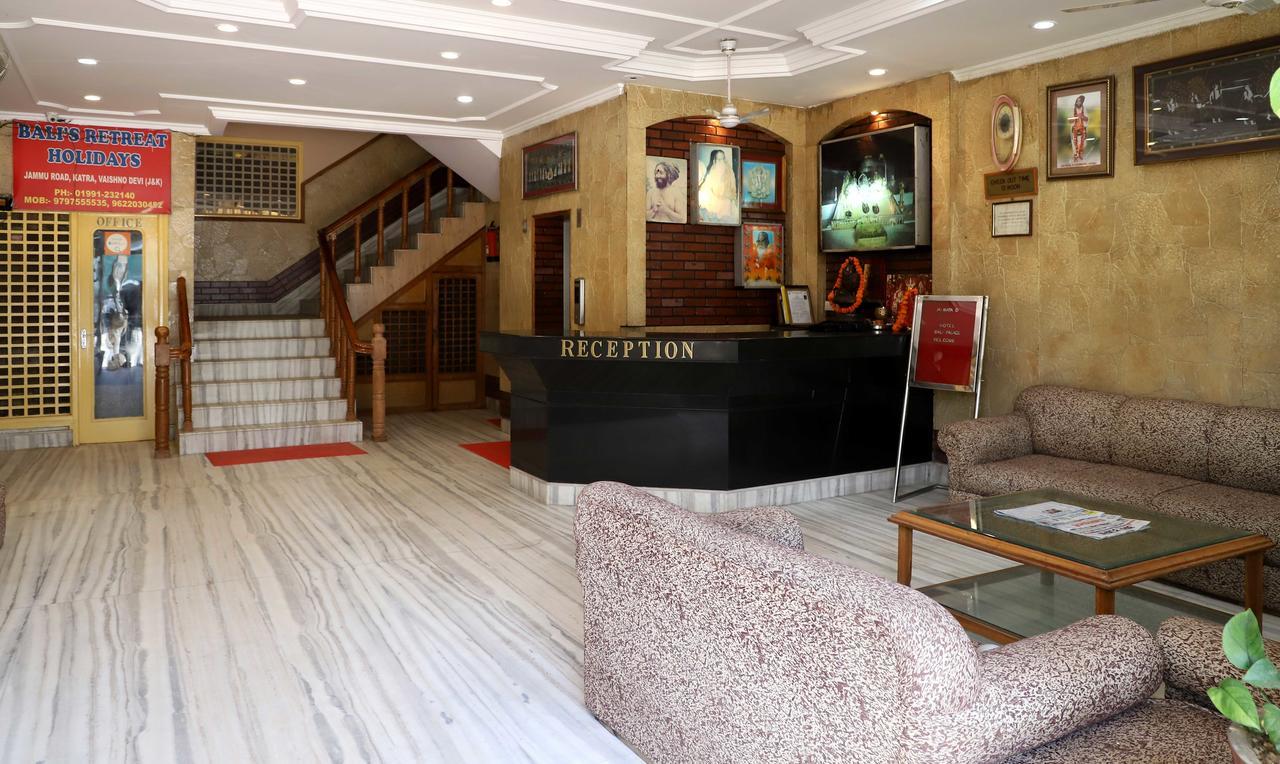 Oyo 22075 Hotel Bali Palace Катра Екстериор снимка