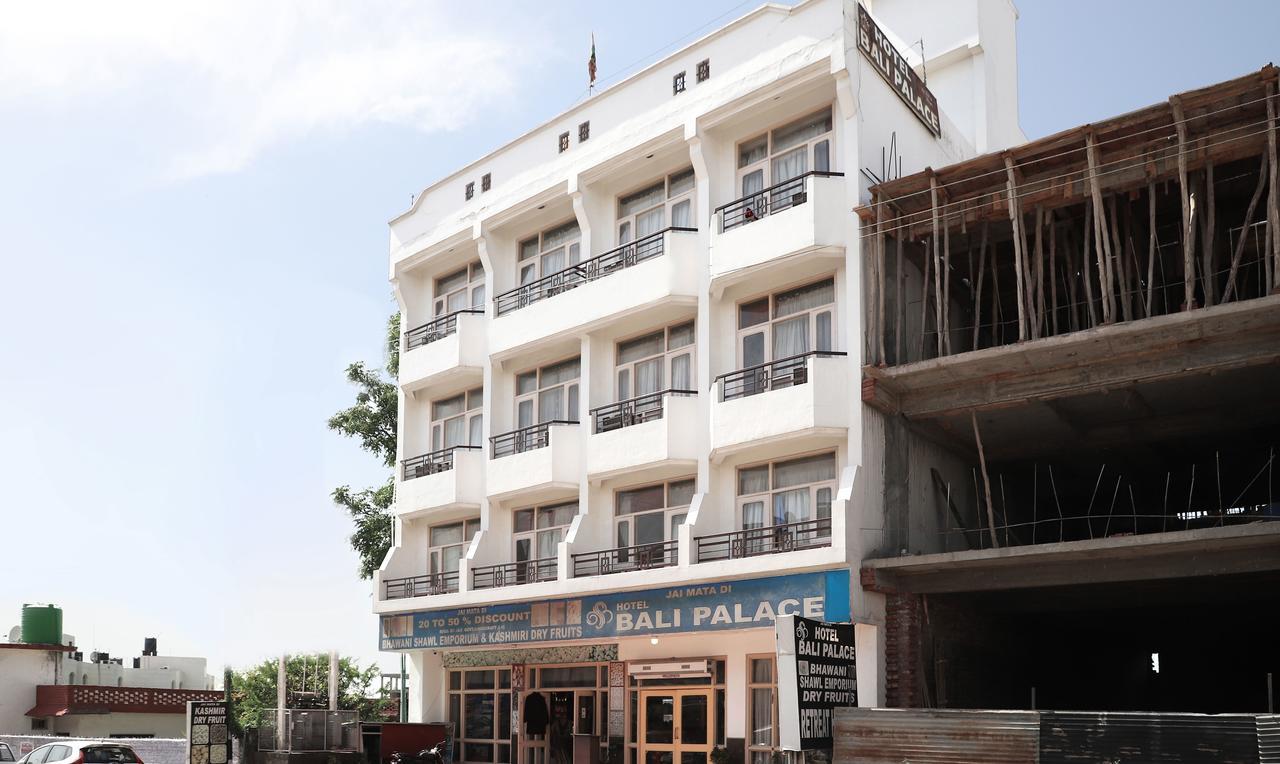 Oyo 22075 Hotel Bali Palace Катра Екстериор снимка