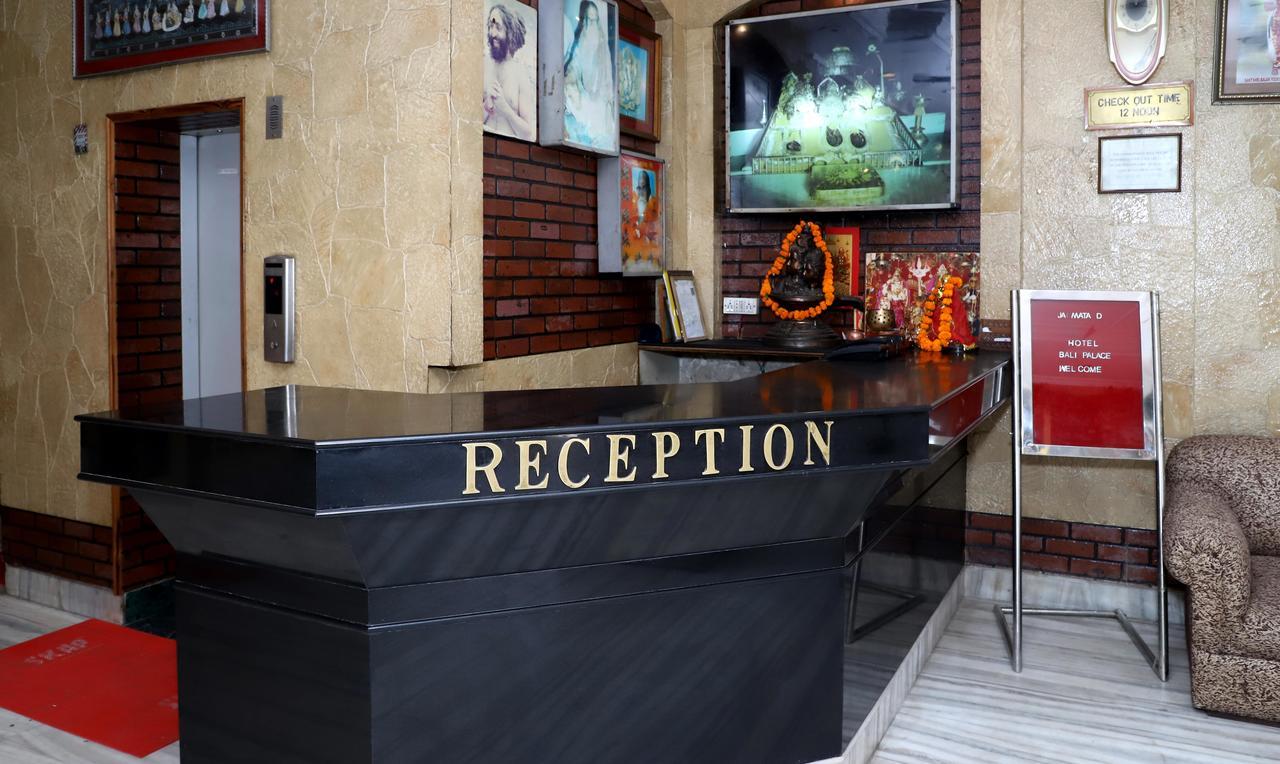 Oyo 22075 Hotel Bali Palace Катра Екстериор снимка