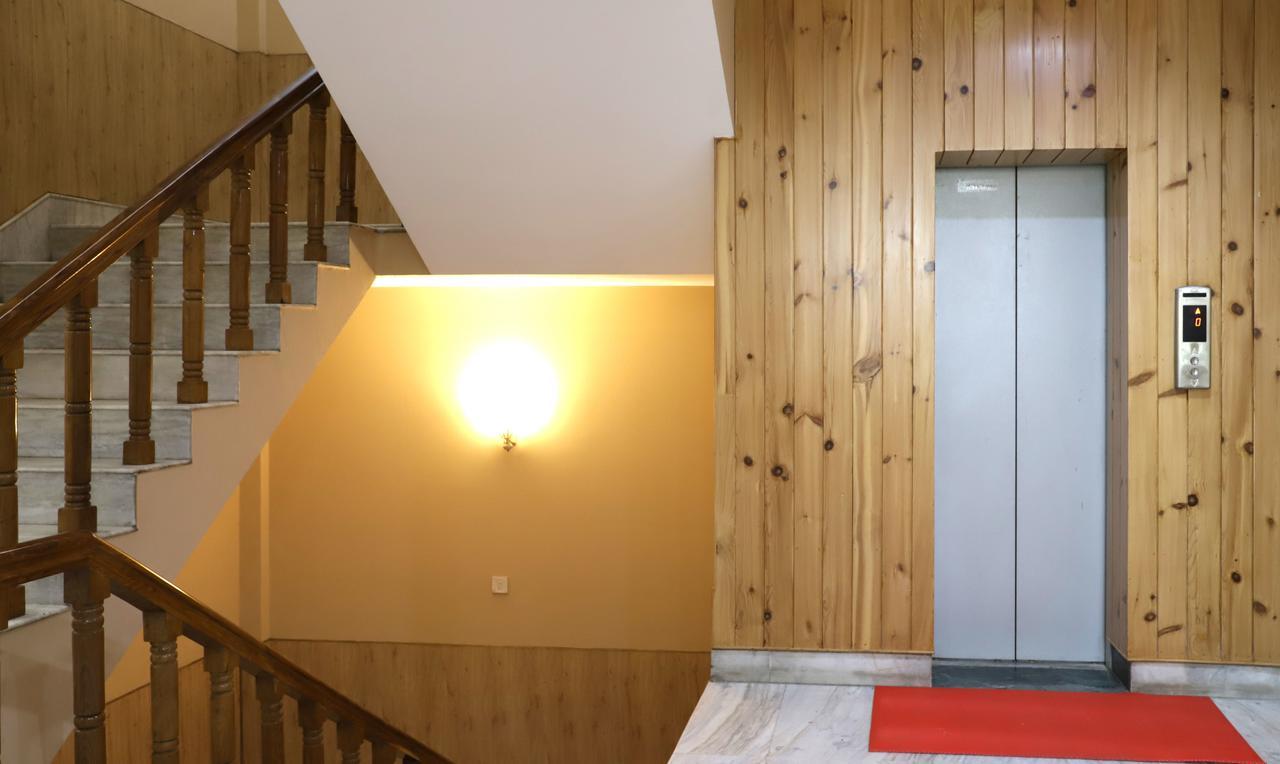 Oyo 22075 Hotel Bali Palace Катра Екстериор снимка