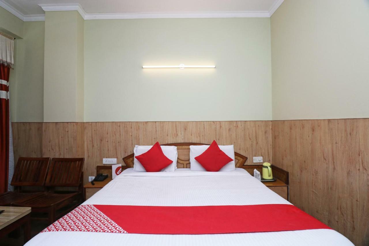 Oyo 22075 Hotel Bali Palace Катра Екстериор снимка