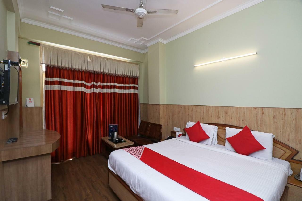 Oyo 22075 Hotel Bali Palace Катра Екстериор снимка