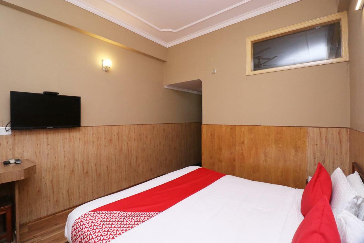 Oyo 22075 Hotel Bali Palace Катра Екстериор снимка